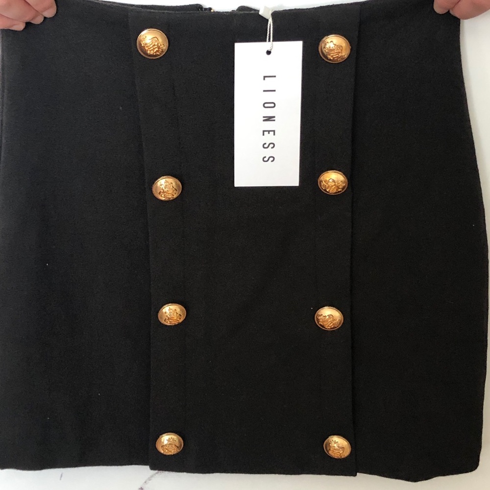 Lioness South bank skirt size medium